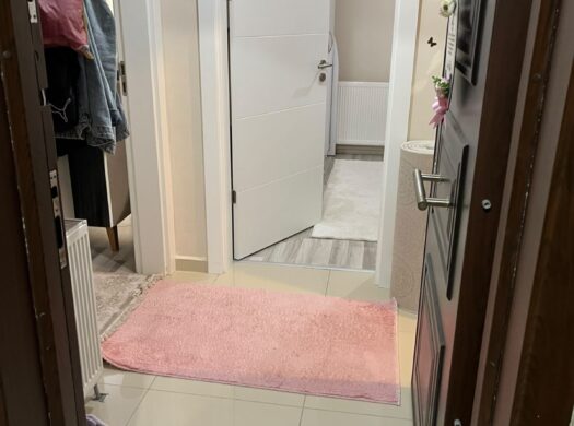 BEŞBİNEVLER’DE SATILIK 1+1